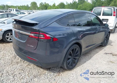 2019 Tesla Model X 100D/75D/Long Range/Standard Range z USA, uszkodzony, nr VIN 5YJXCDE27KF204354